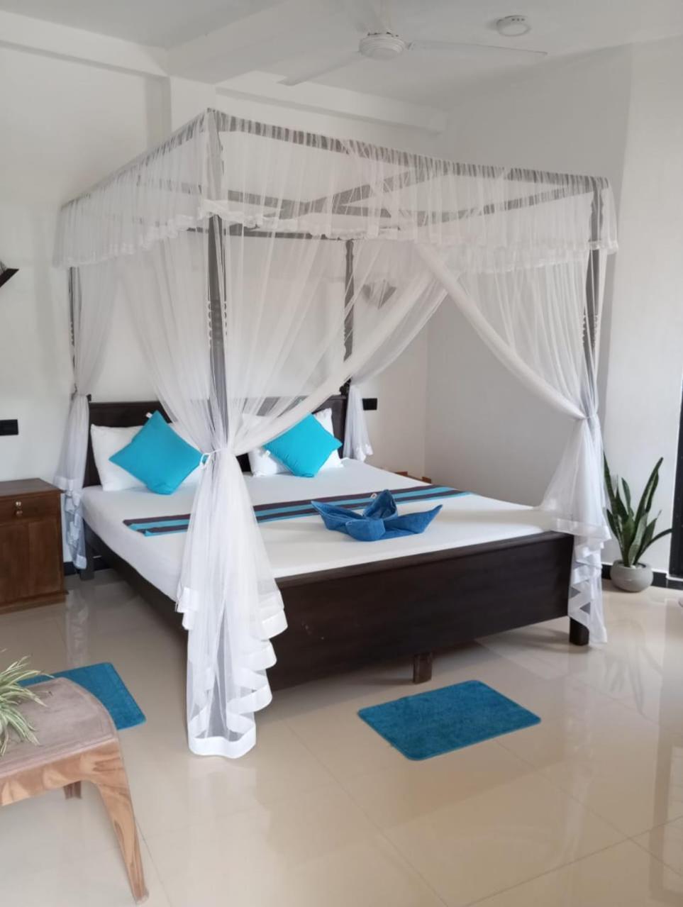 Bisandu Guesthouse Mirissa Esterno foto